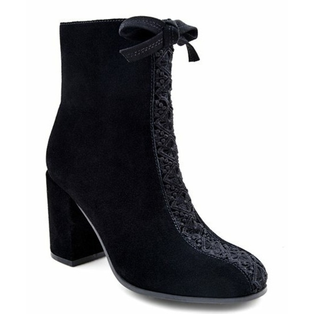 BETTYE MULLER Sadie Black Ankle Booties Embroidered Anthroplogie 7.5 women